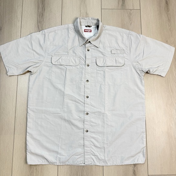 Wrangler Outdoor Shirt Men's L Tan Nylon Short Sleeve Utility Pockets Button - Picture 1 of 7